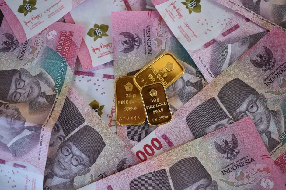 gold bars economic crisis close up