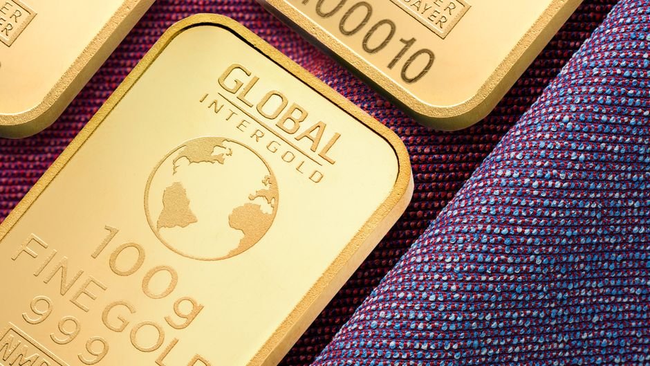 gold bars retirement savings close up